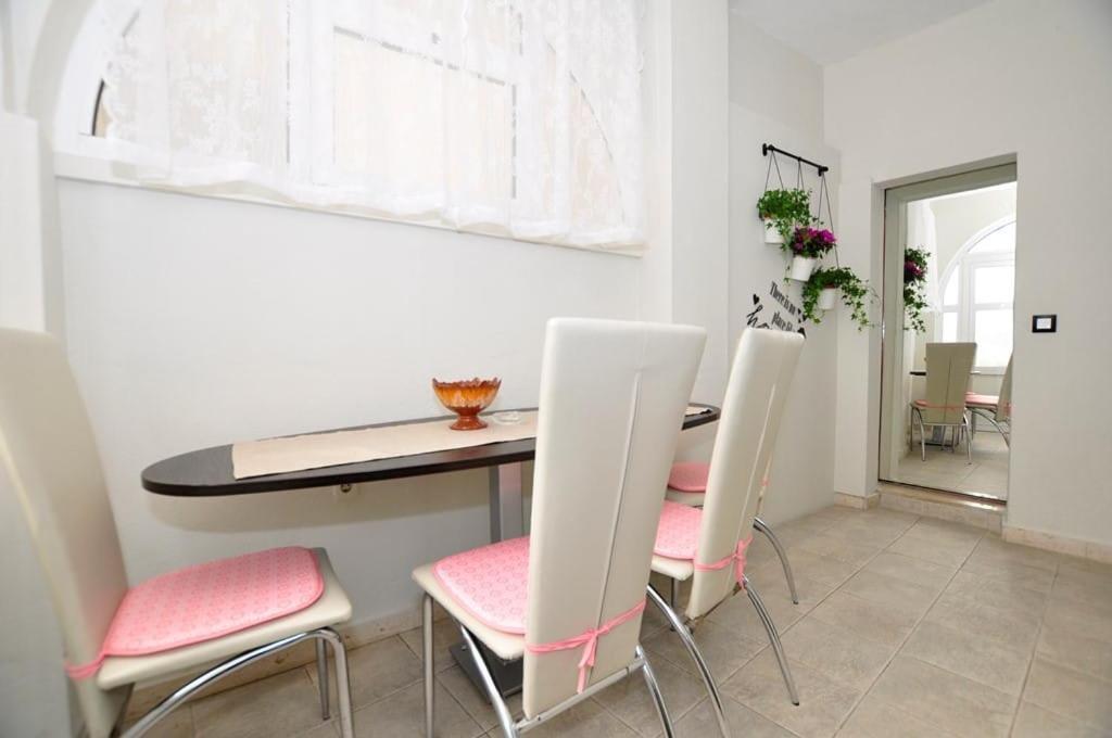 Apartments Gabi オミシュ エクステリア 写真