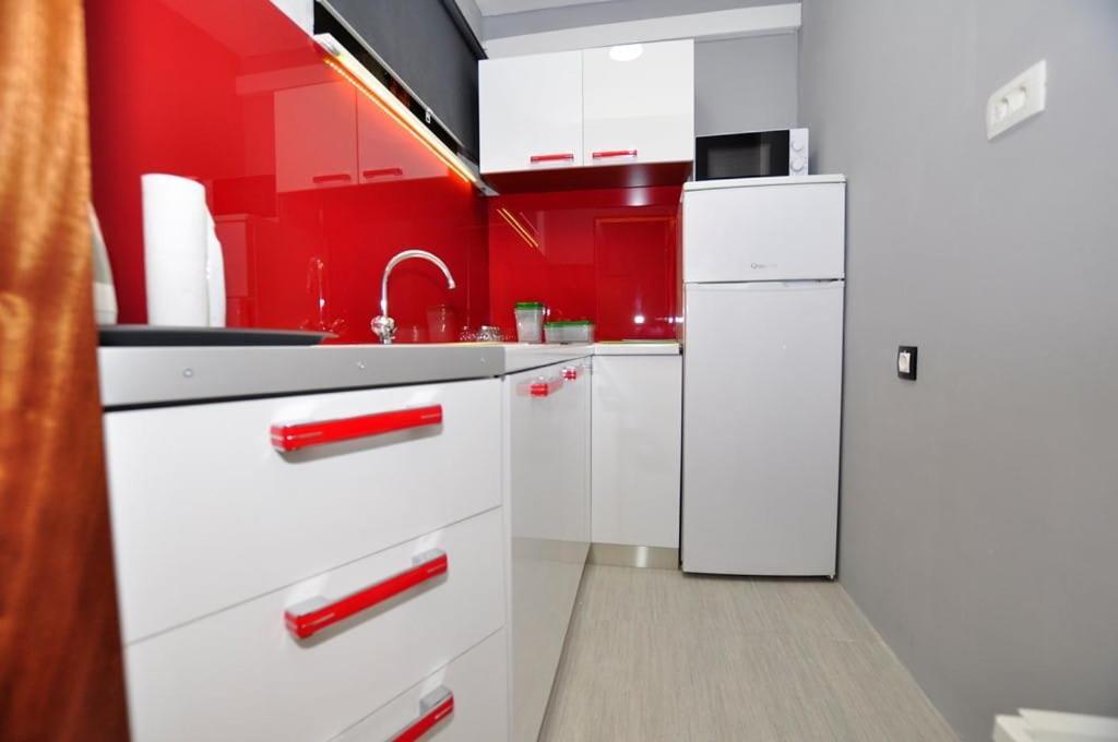 Apartments Gabi オミシュ エクステリア 写真