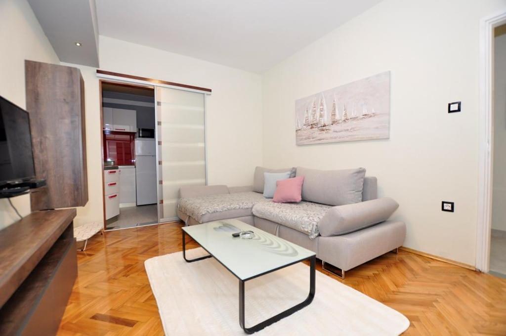Apartments Gabi オミシュ エクステリア 写真