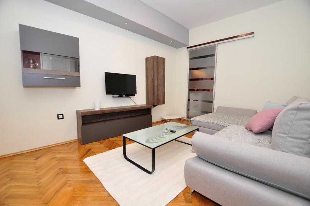 Apartments Gabi オミシュ エクステリア 写真