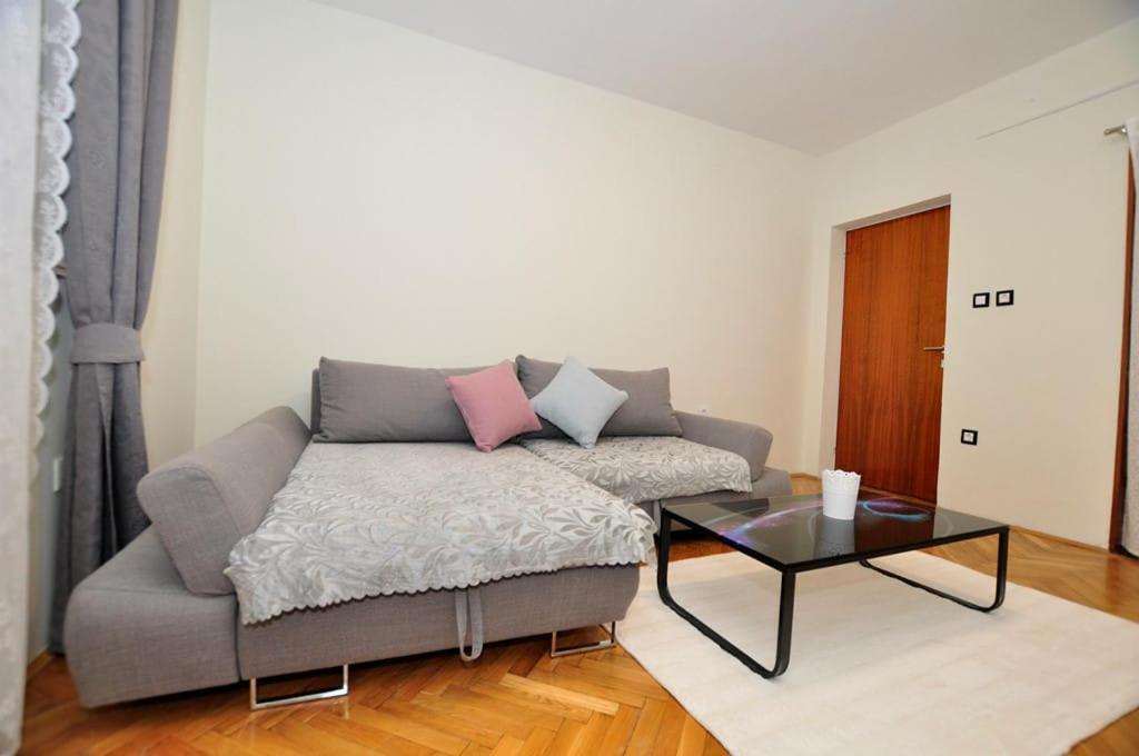 Apartments Gabi オミシュ エクステリア 写真