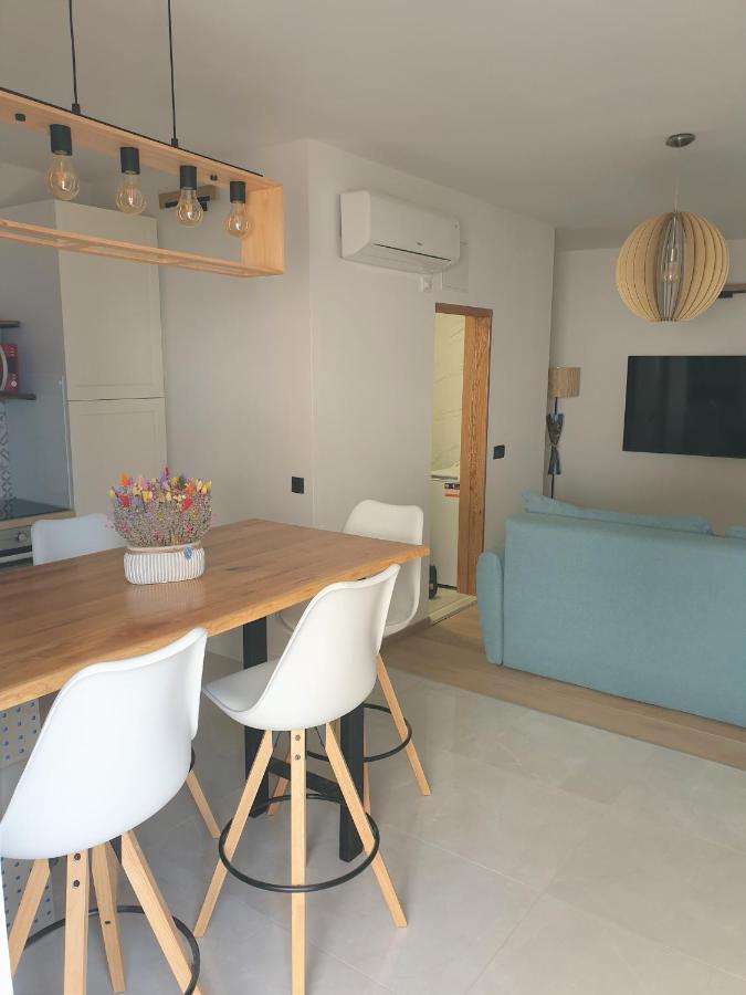 Apartments Gabi オミシュ エクステリア 写真