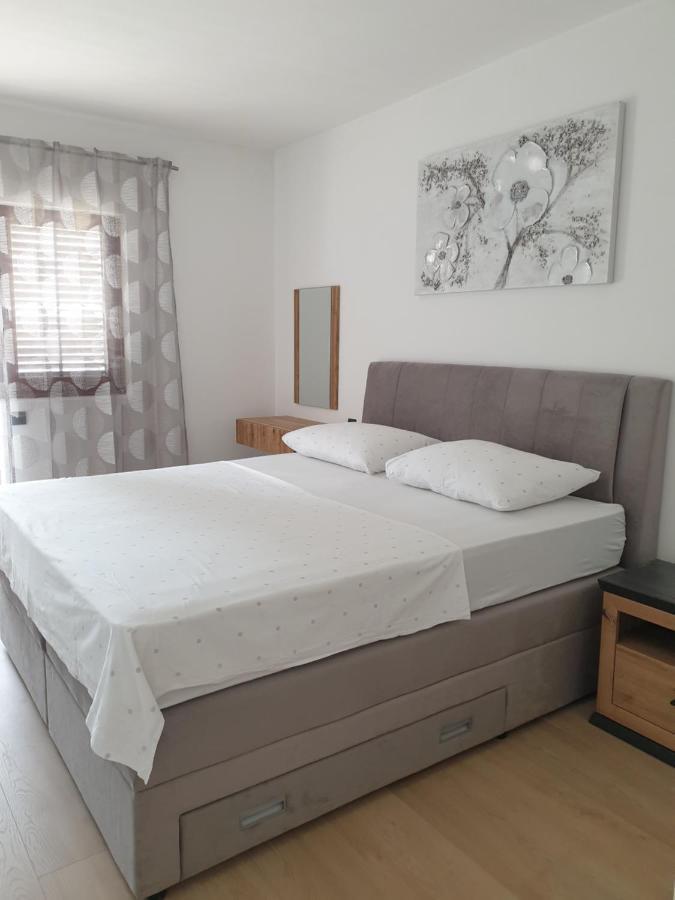 Apartments Gabi オミシュ エクステリア 写真