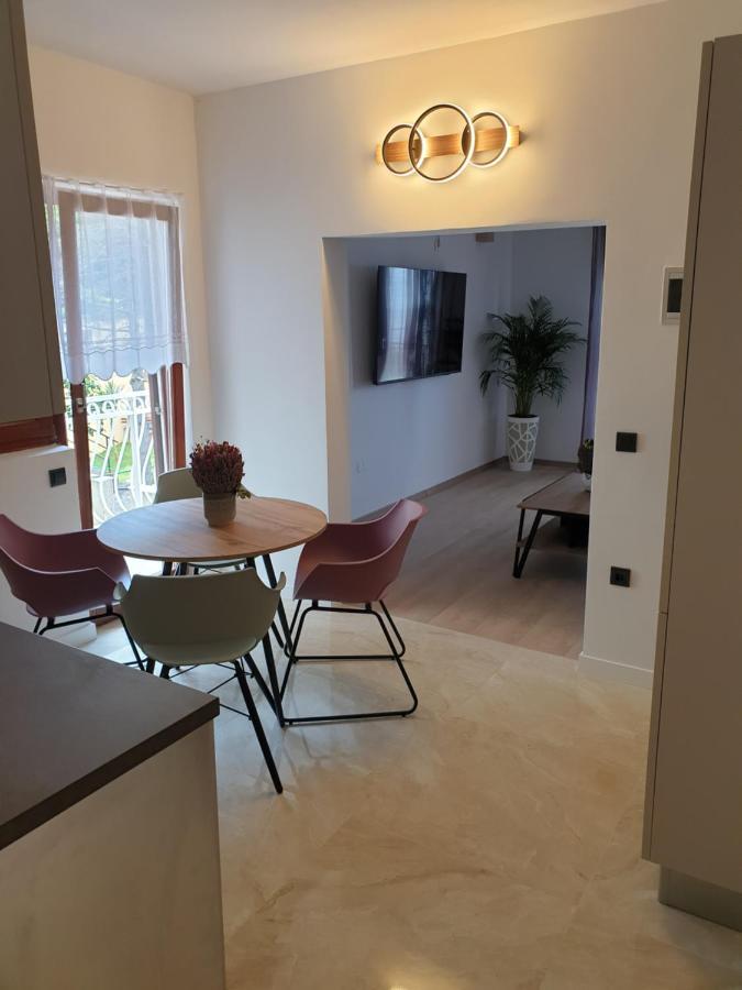 Apartments Gabi オミシュ エクステリア 写真