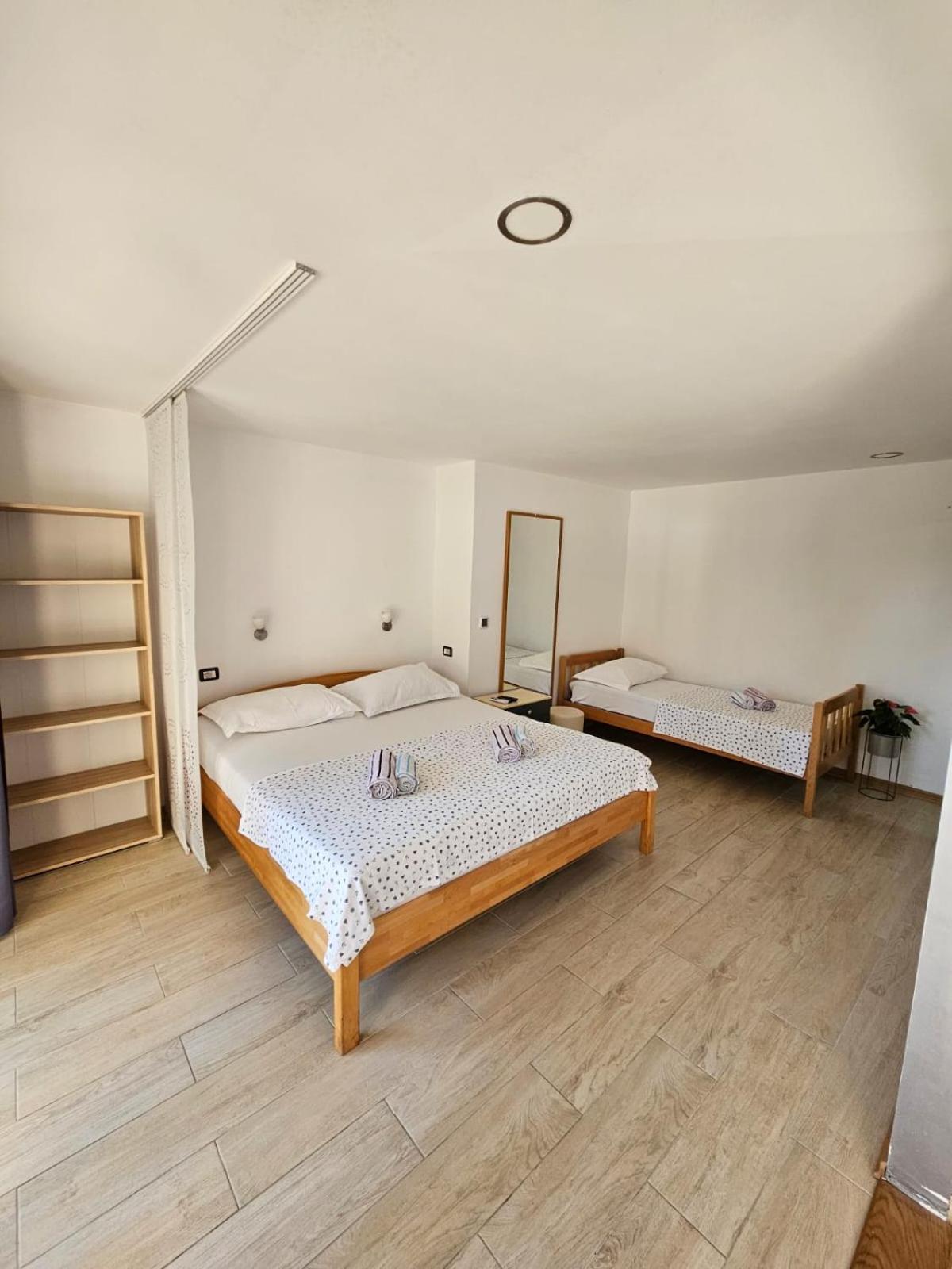Apartments Gabi オミシュ エクステリア 写真