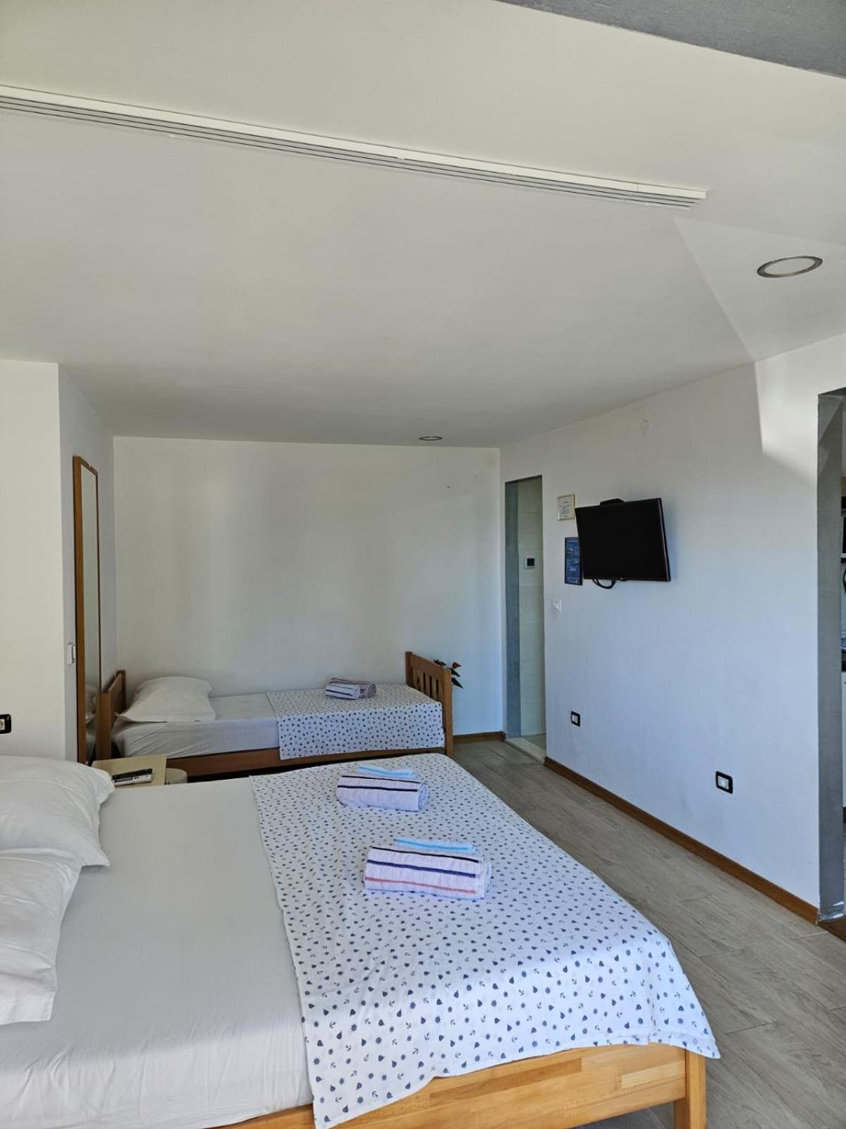 Apartments Gabi オミシュ エクステリア 写真